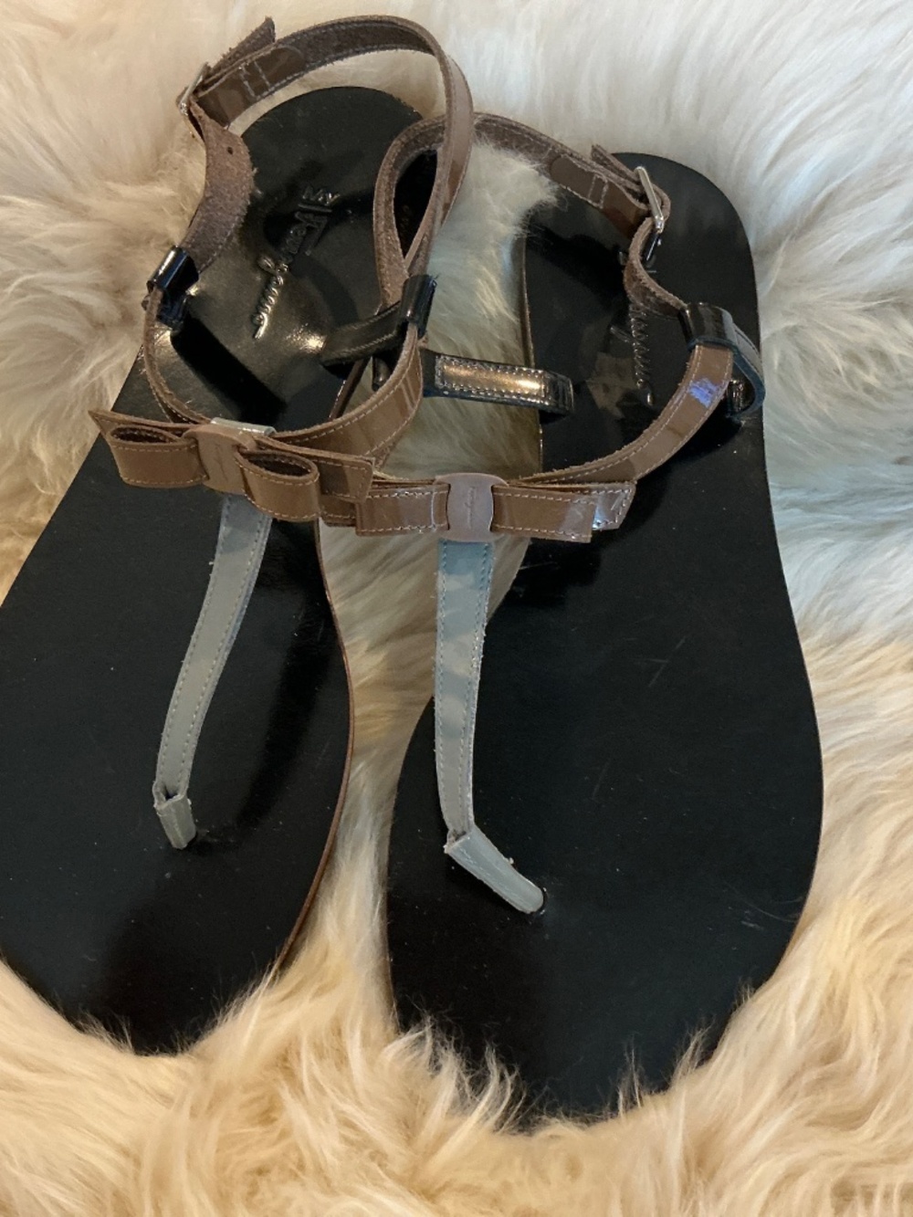 Ferragamo sandals - Picture 7 of 9